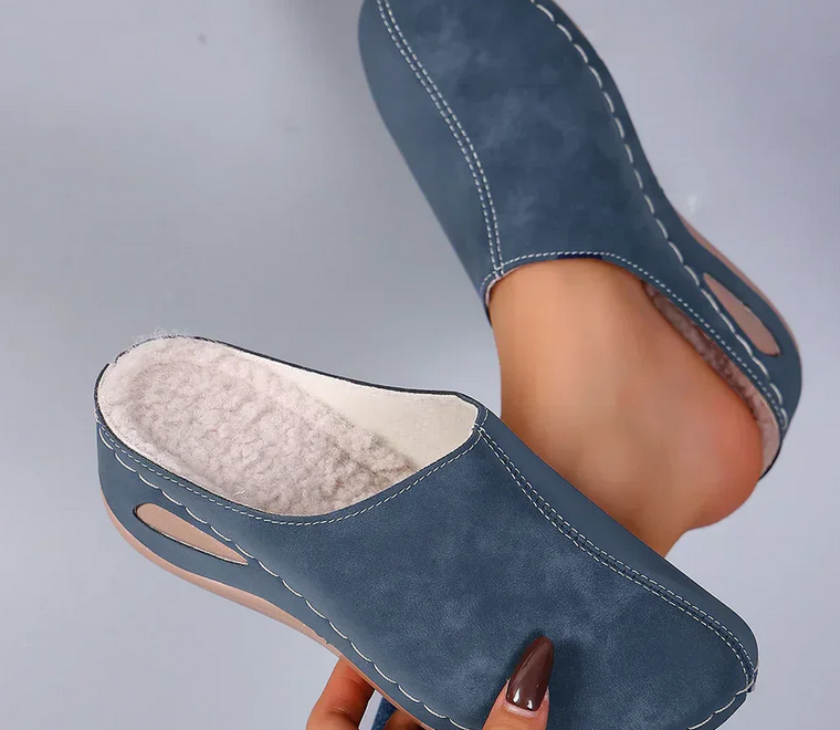Nabalu Mirevona | Women’s slides with Side Cut-Outs