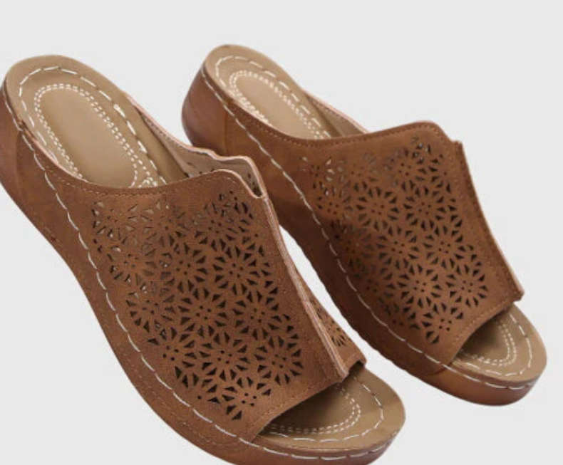 Nabalu Solvéra |Women's Perforated Orthopedic Slides