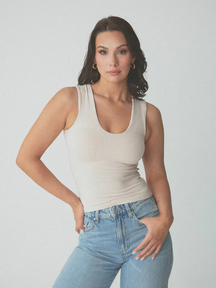 Klassy Ribbed Scoop Tank Brami