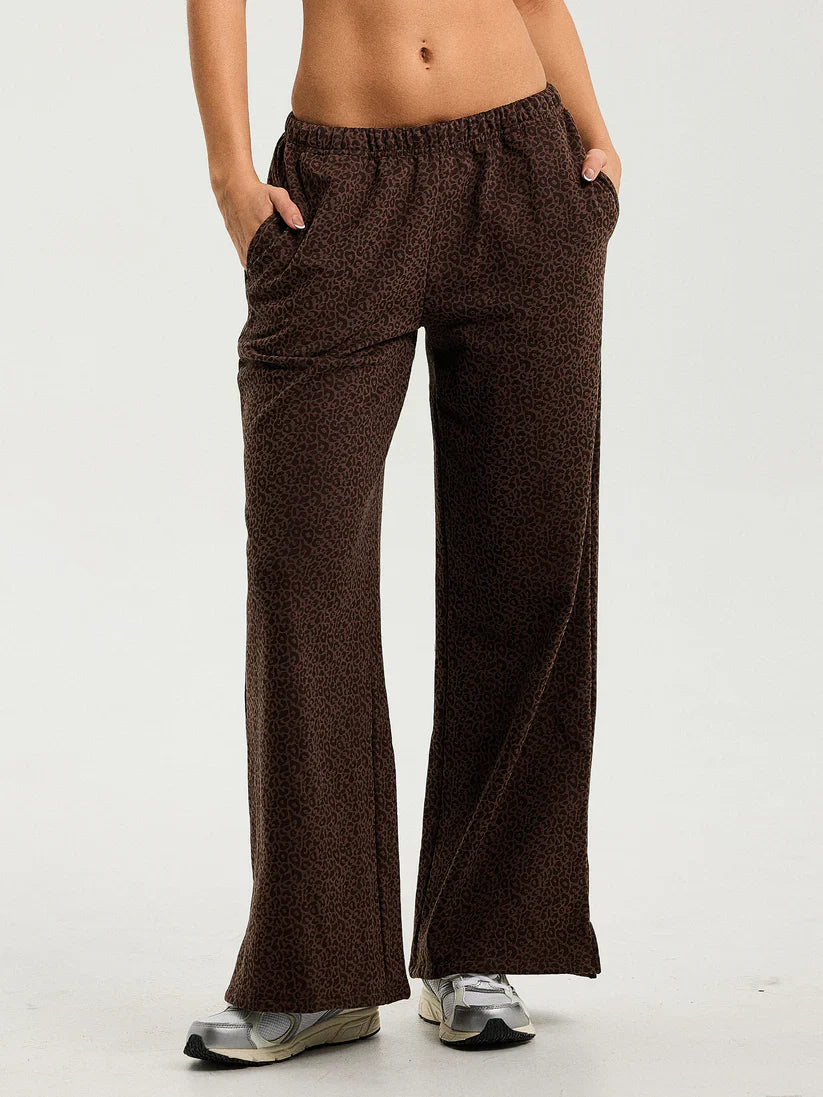 Klassy Lightweight Wide Leg Sweat Pants