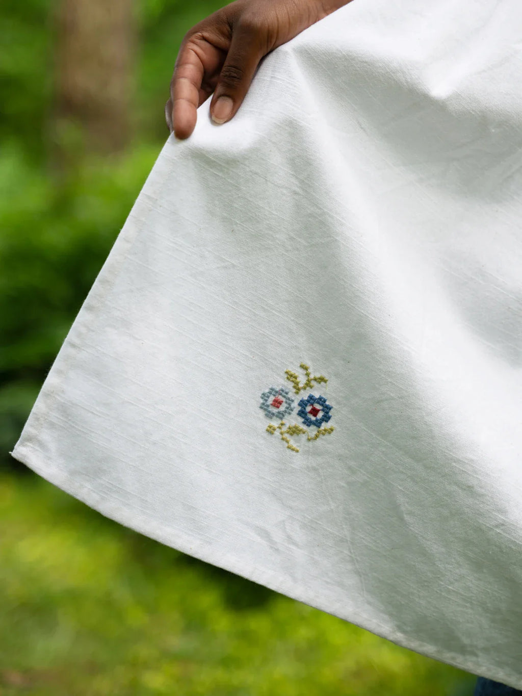 April Cornell Folklore Cross Stitch Embroidered Apron - White