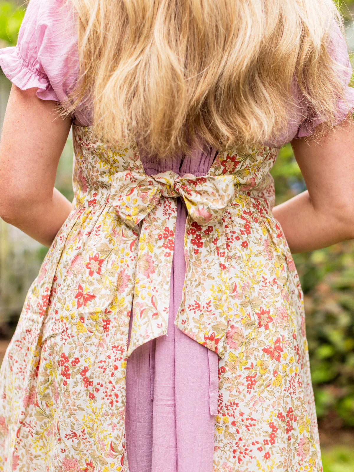April Cornell Penelope Ruffle Farmhouse Apron - Ivory