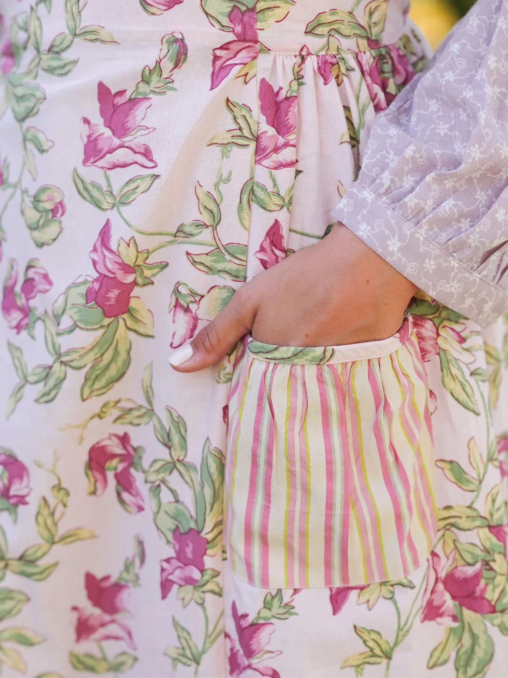 April Cornell Sweet Pea Ruffle Farmhouse Apron - Rose