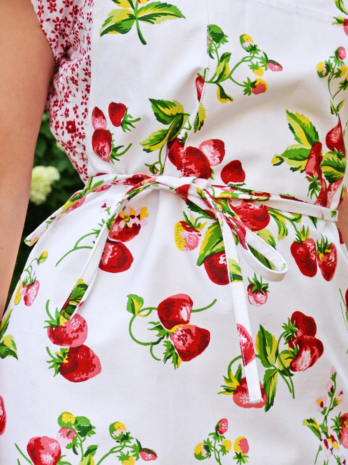 April Cornell Strawberry Basket Chef Apron