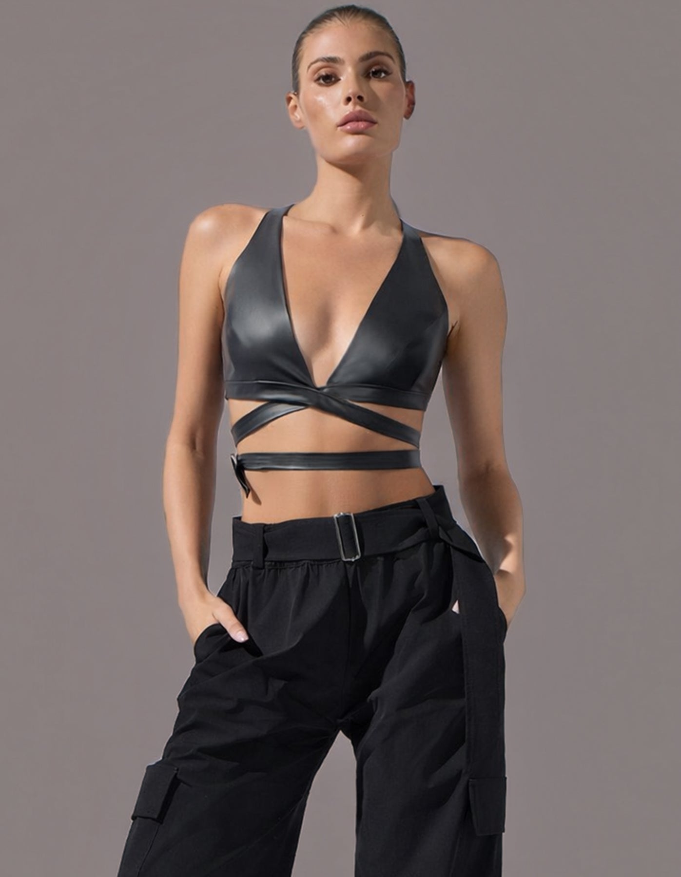Heroine Sport Wrap Leather Bra [BLACK]