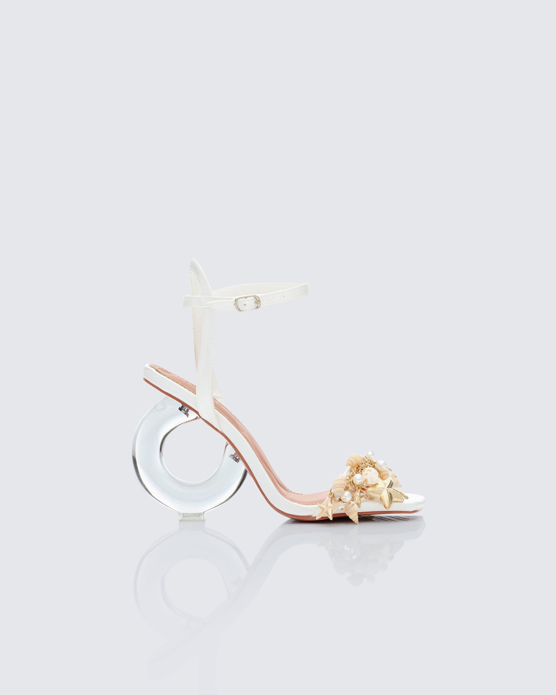 Finesse Jude Gold Seashell Charm Sandal