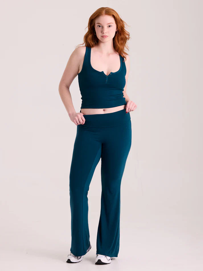 Klassy Ribbed Henley Scoop Tank