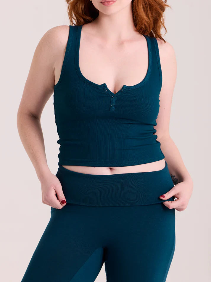 Klassy Ribbed Henley Scoop Tank