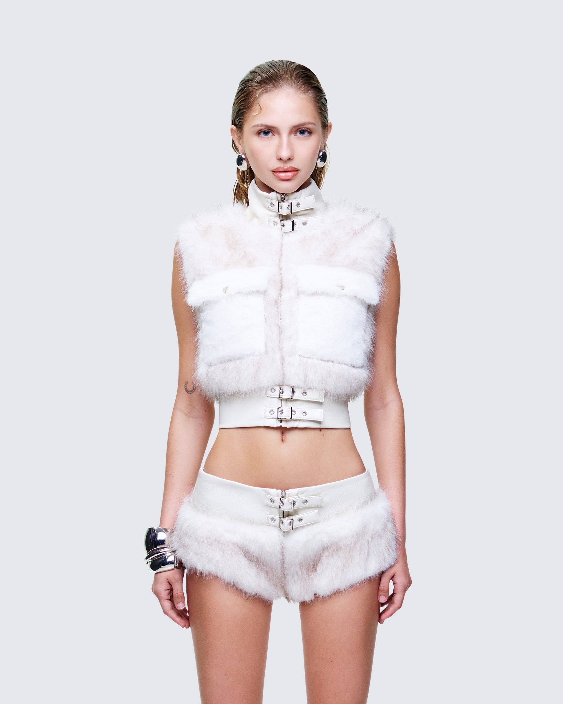 Finesse Larina White Faux Fur Sleeveless Jacket