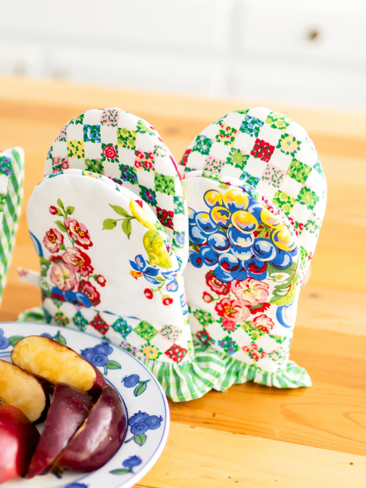 April Cornell Fruit Basket Patchwork Mini Mitt Set of 2 - Multi