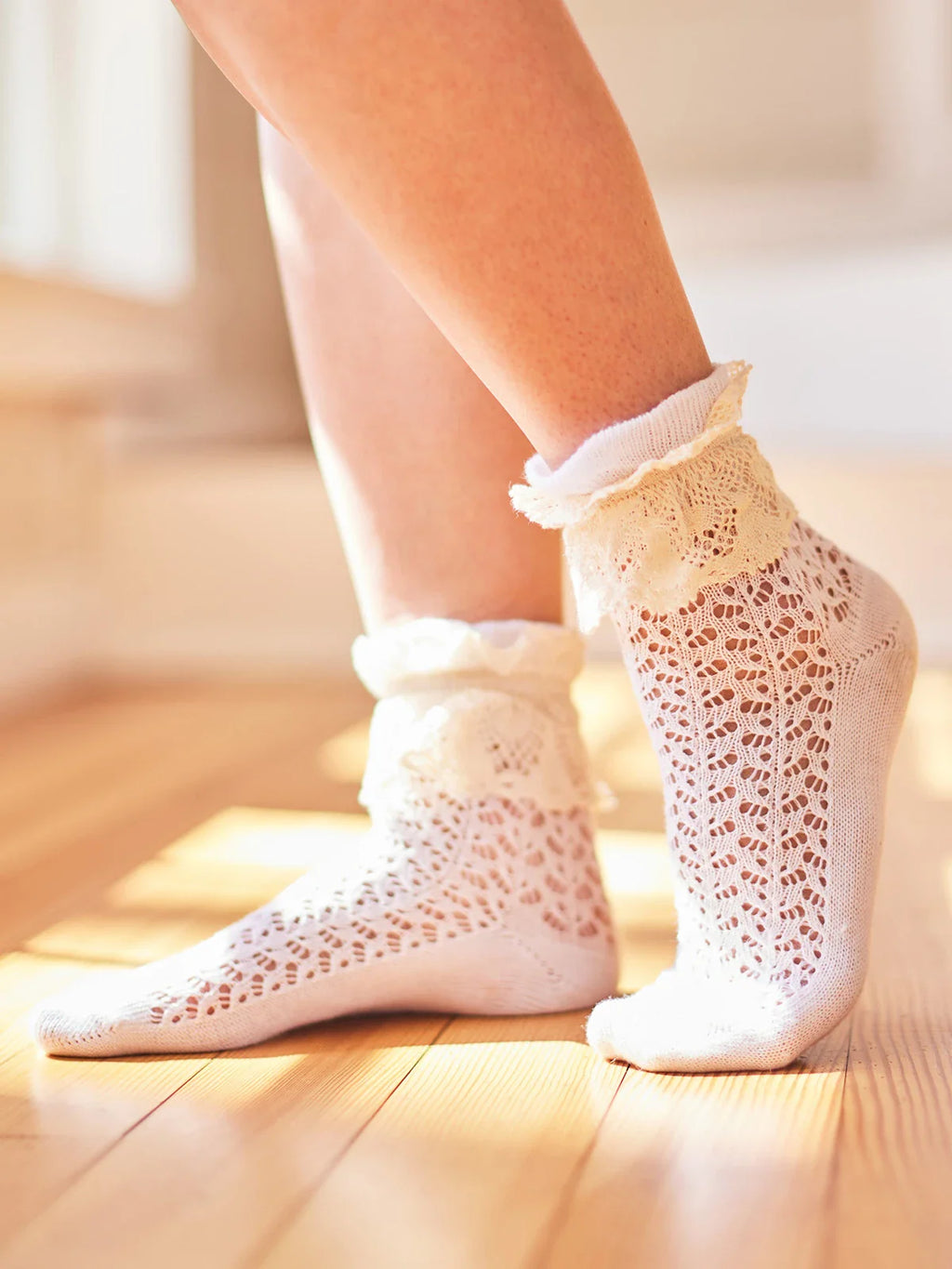 April Cornell Whimsy Lace Ankle Sock - White