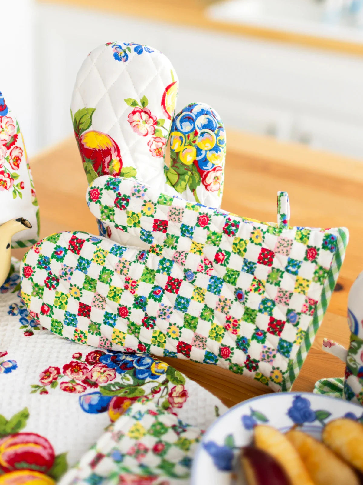 April Cornell Fruit Basket Patchwork Oven Mitt Set of 2 - Multi