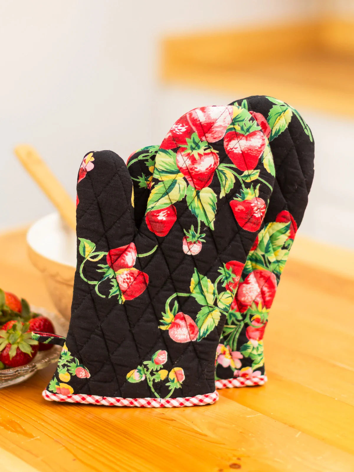 April Cornell Strawberry Patchwork Oven Mitt Set of 2 - Black