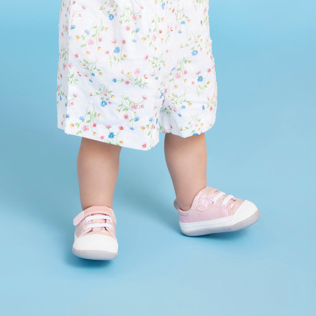 See Kai Run girls Stevie Mini (First Walker) Pink Metallic