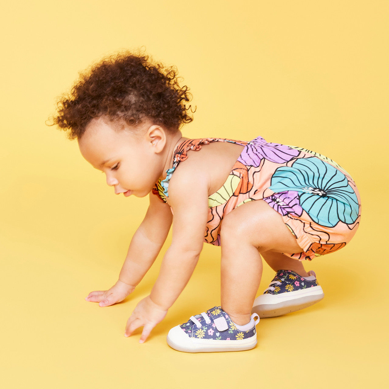 See Kai Run girls Stevie Mini (First Walker) Blue Denim/Floral