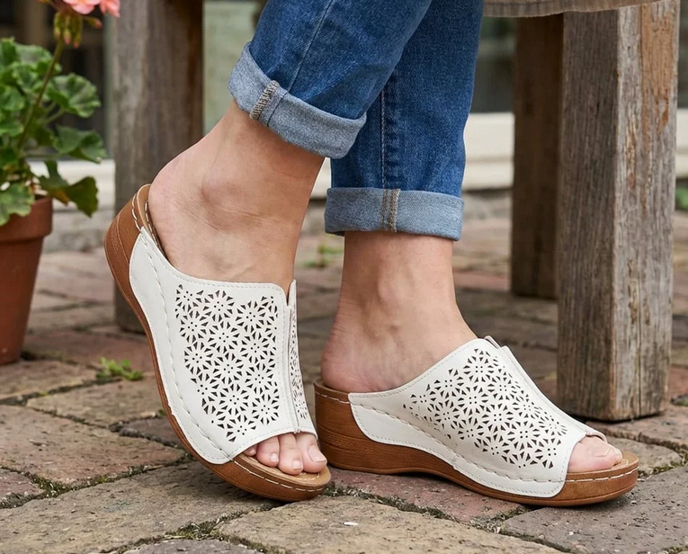 Nabalu Solvéra |Women's Perforated Orthopedic Slides