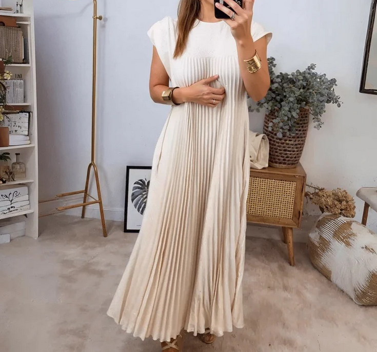 Nabalu Selvara | Women’s Sleeveless Pleated Dress