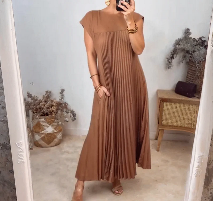 Nabalu Selvara | Women’s Sleeveless Pleated Dress