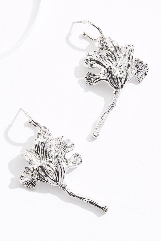 Cato Fashions Hammered Silver Flower Icon Earrings