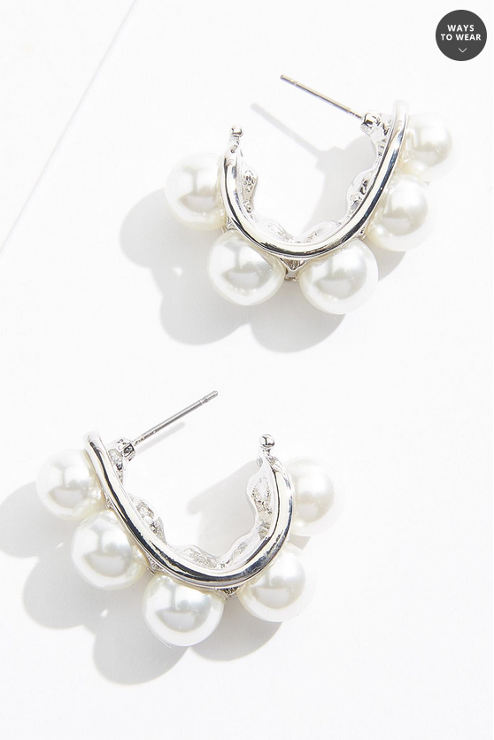Cato Fashions Pearl Embellished Oval Hoop Earrings