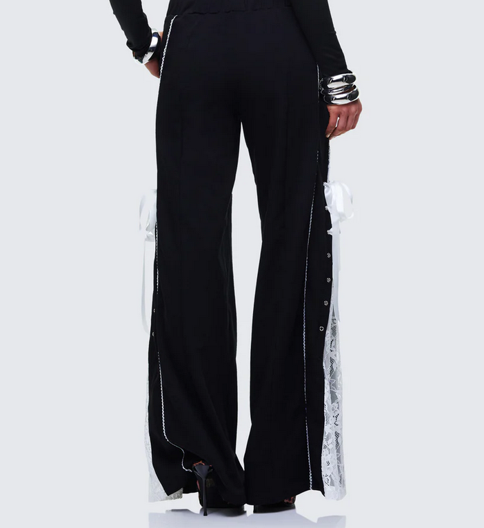 Finesse Corbyn Black Lace Window Sweatpants