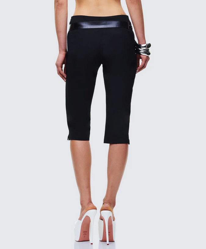 Finesse Ellie Black Woven Capri Pants
