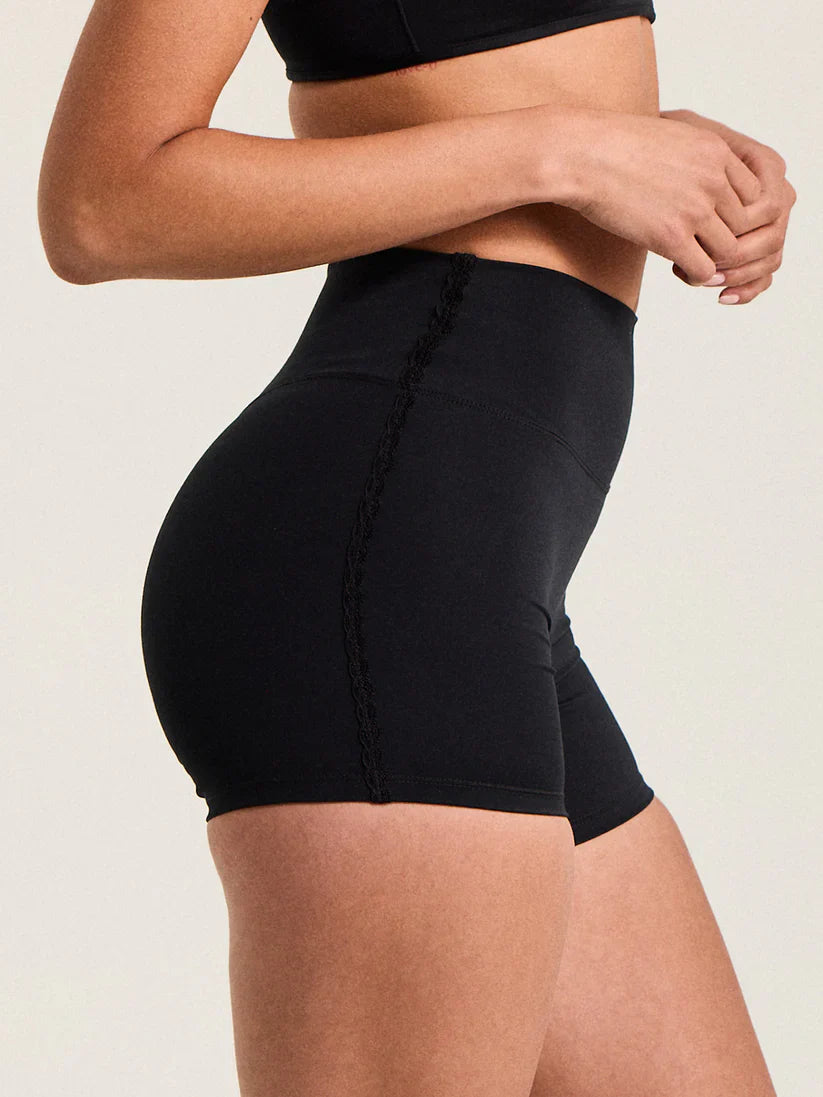 Klassy AllWays Lace Shorts 5"