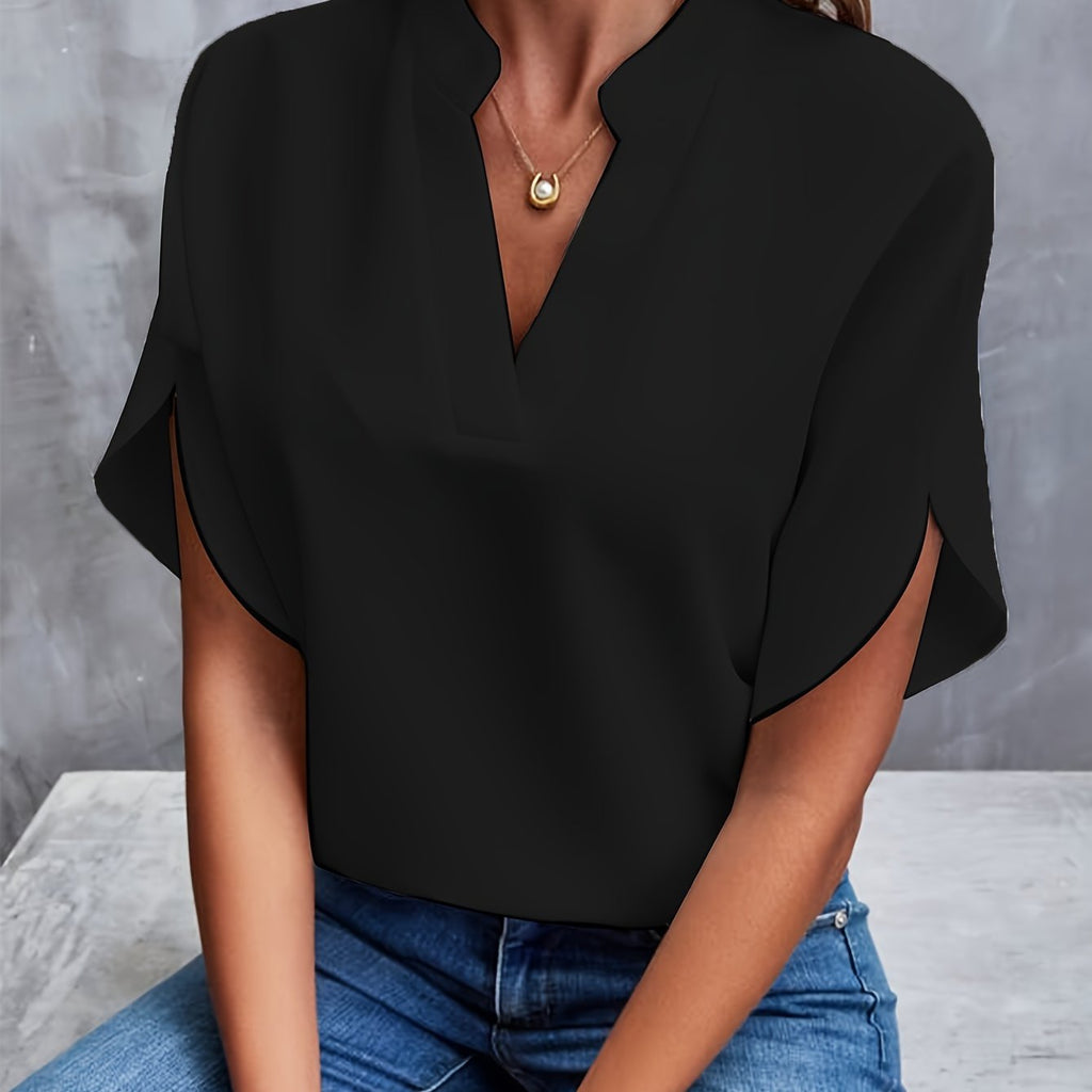 Nabalu Taylor | Relaxed V-Neck Summer Blouse 1